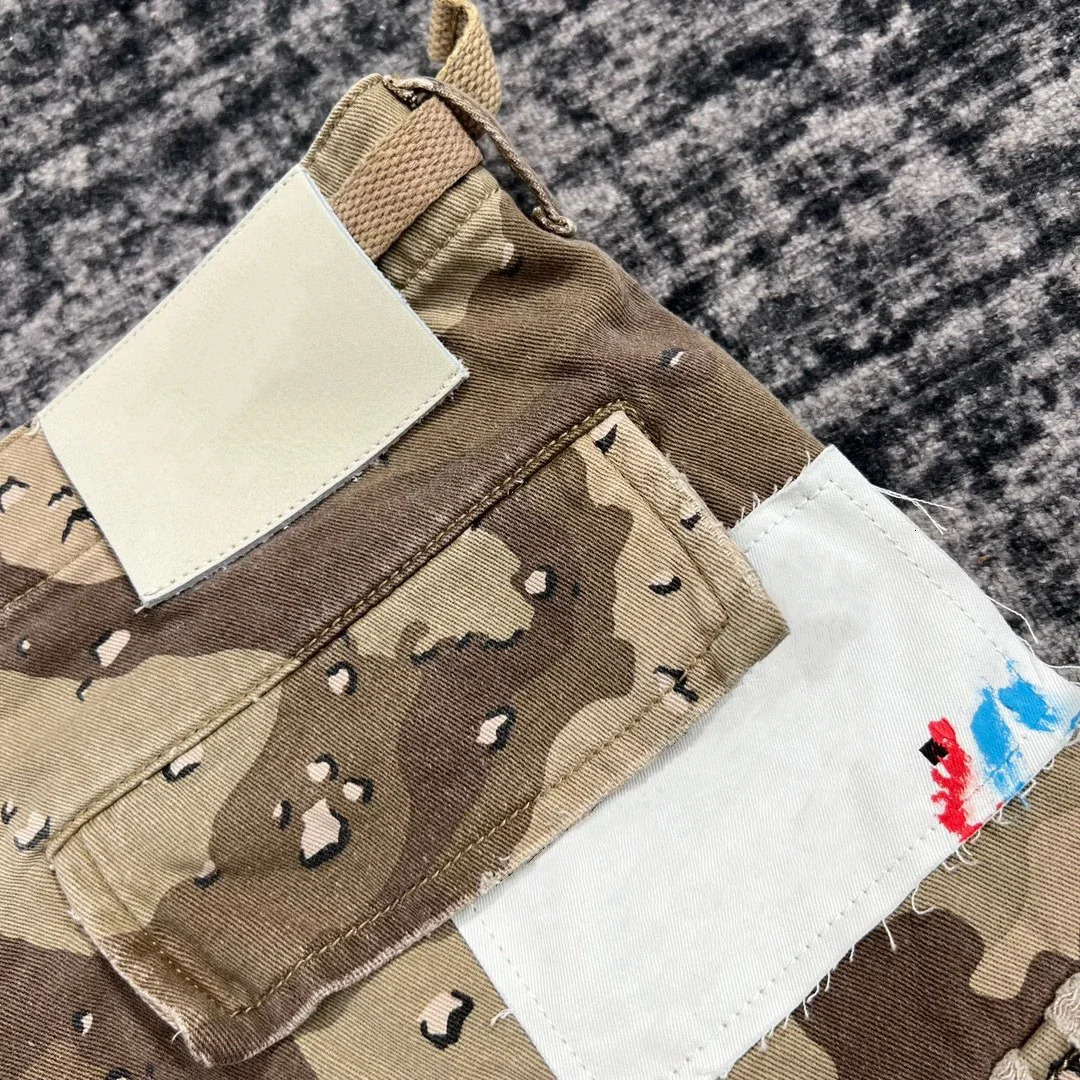 Summer Fashion Camouflage Splicing Leather Letter Washed Retro Knee Jeans Men Women Shorts 260421