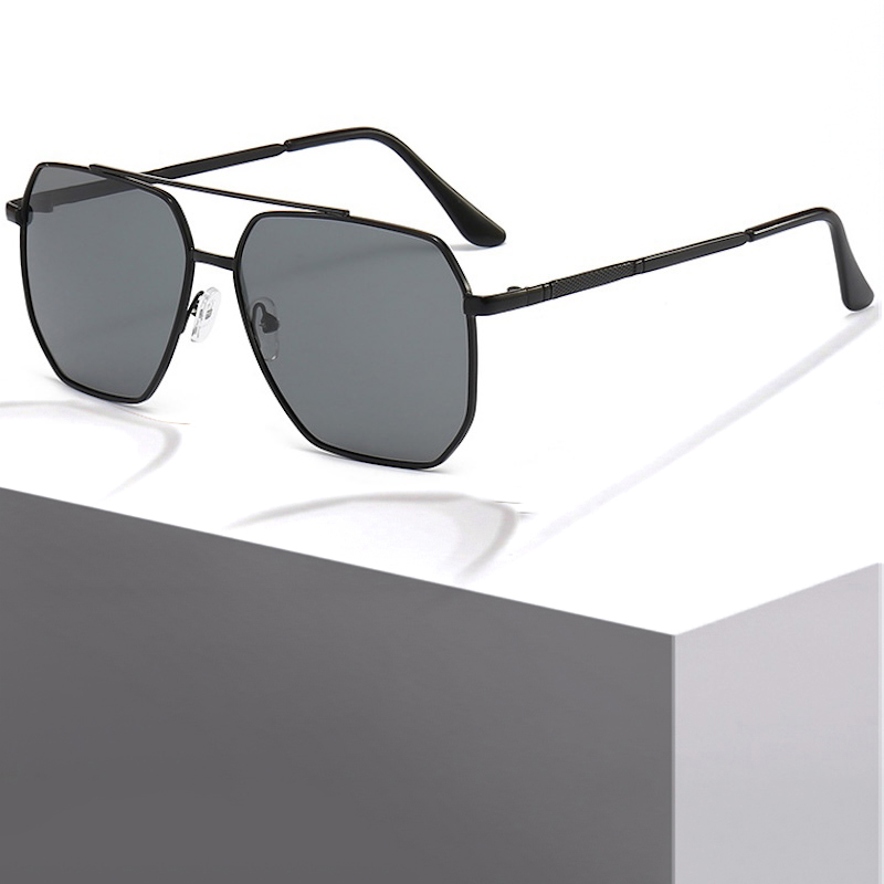 Pilot Polarized Sunglasses Men Metal Frame Oversized flattering round face Classic Driving anti glare lightweight square shades Fishing CB Fashion Ace