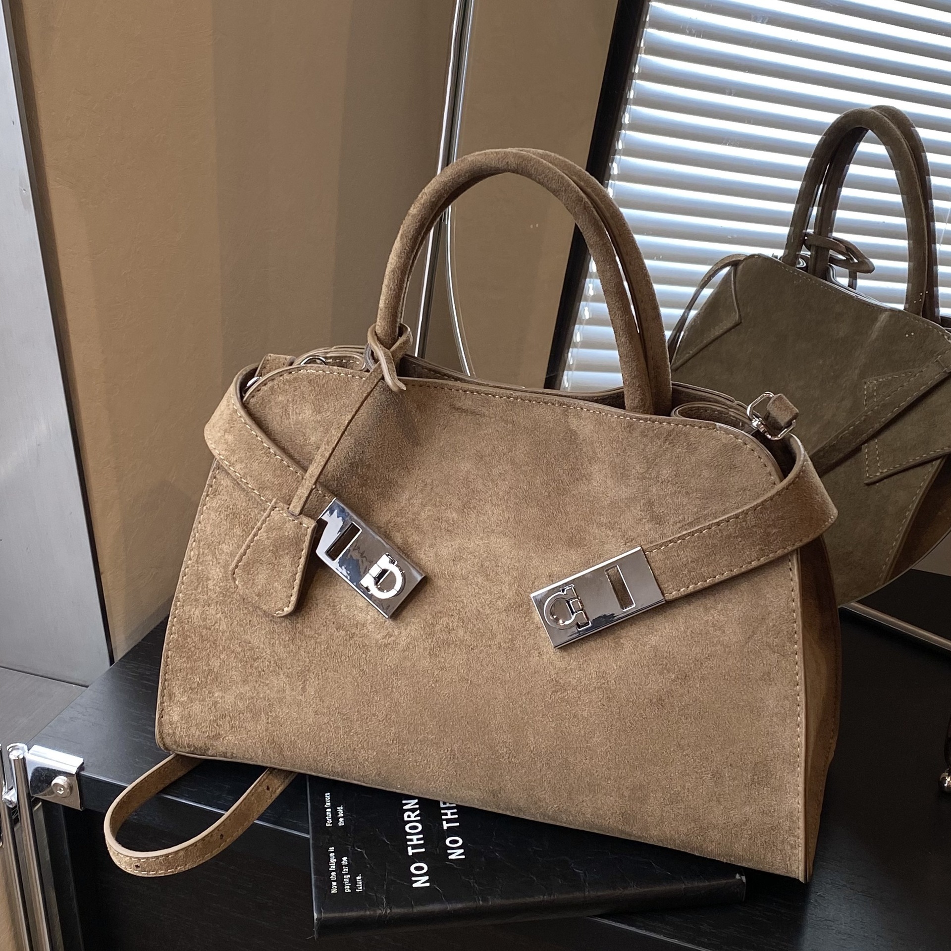 Suede Tote for Women 2026 New Trendy Fashion Large Capacity Shoulder Bag Textured Versatile Motorcycle Handbag