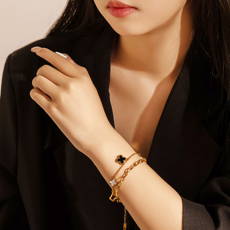 Ladies Luxury Designer Four Leaf Clover Double Layer Bracelet 18K Gold Silver Plated Agate Diamond Fashion Charm Chain Wedding Party Original Gift