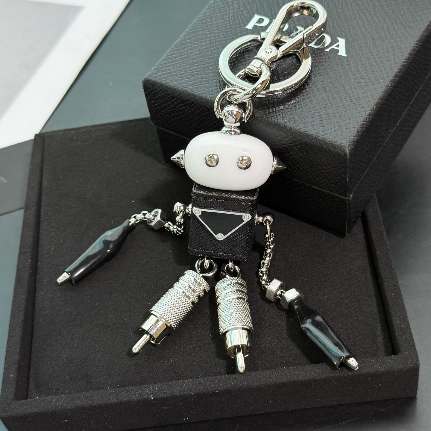 Designer Luxury Brands Kawaii Bear Keychains Cartoon Charm Cute Toy Doll Car Keyring for Women Bag Ornaments Jewellery gift