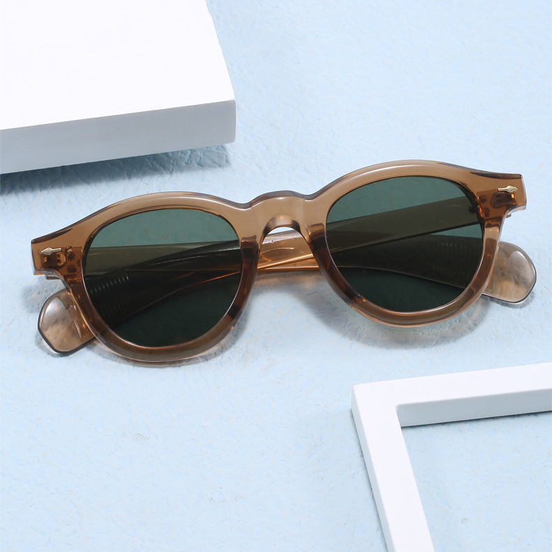 Small Round Sunglasses Women Retro Clear Ocean Lens Shades UV400 Men Rivets Punk Sun Glasses Thick Steampunk Beach Travel Shades Oval UV400 CB Fashion