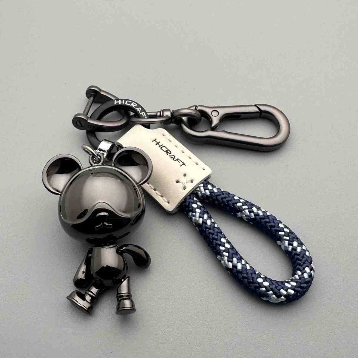 Cartoon cute bear metal keychain for men and women, car key ring pendant, leather strap, backpack decoration, trendy
