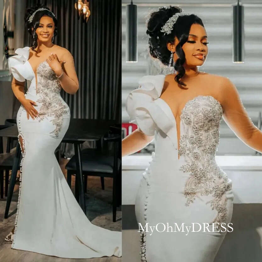 2025 Mermaid Dress Bride Illusion Bridal Sheer Neck Long Sleeves Side Split Crystals Decorated Wedding Gowns For African Nigeria Black Women Y423