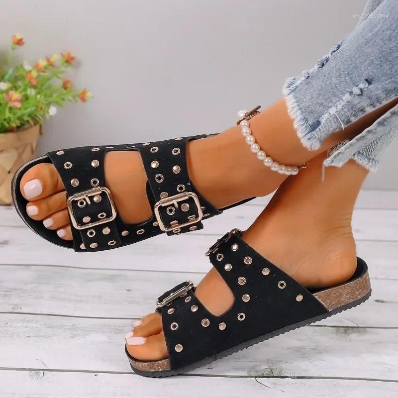 Designer flip-flops Summer Rivet Soft-soled Non-slip Sandals Ideal everyday Casual Beach wear