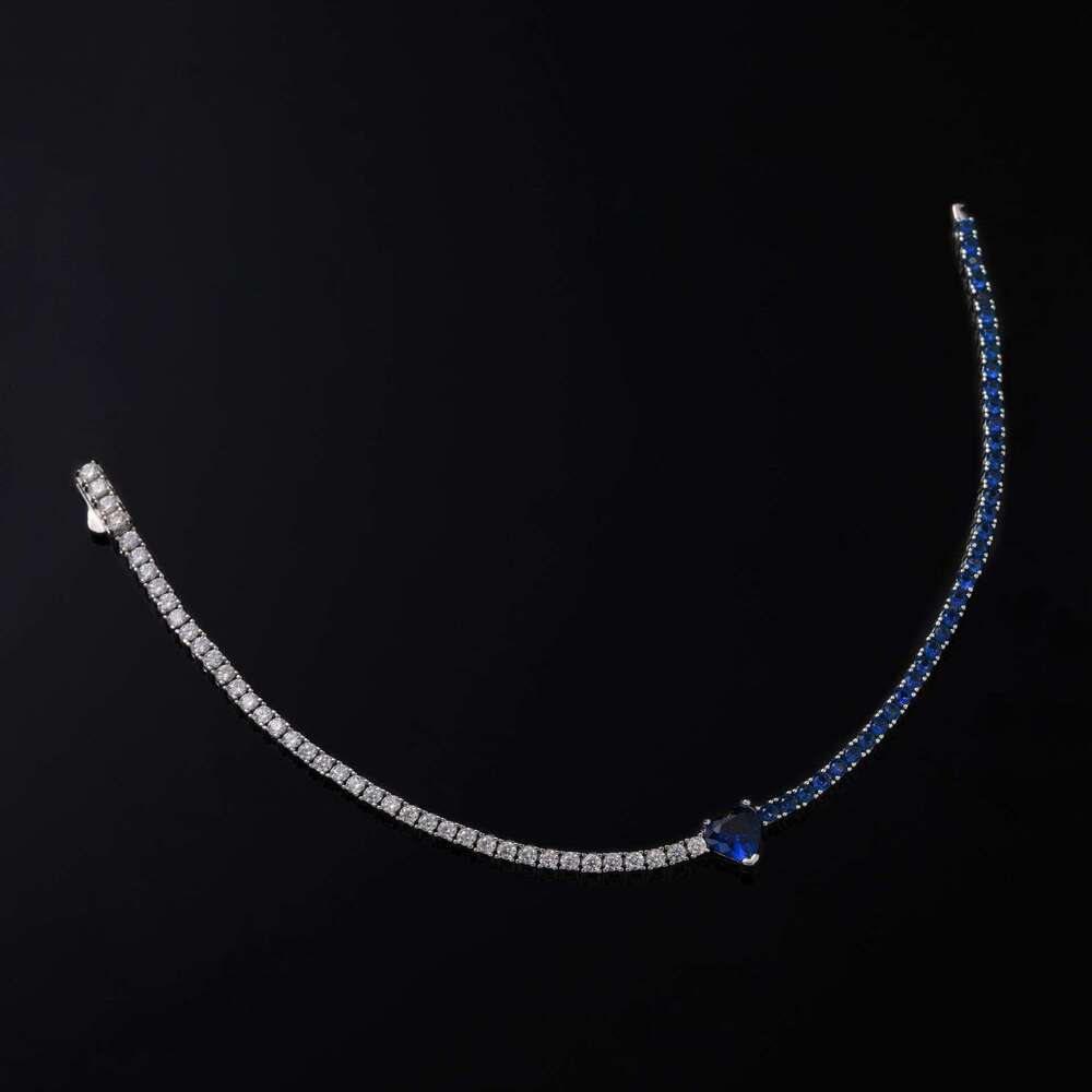 French-style courtly luxury ultra-shiny heart-shaped zirconia full-diamond bracelet, simple design with a cool and sophisticated aesthetic - view 4