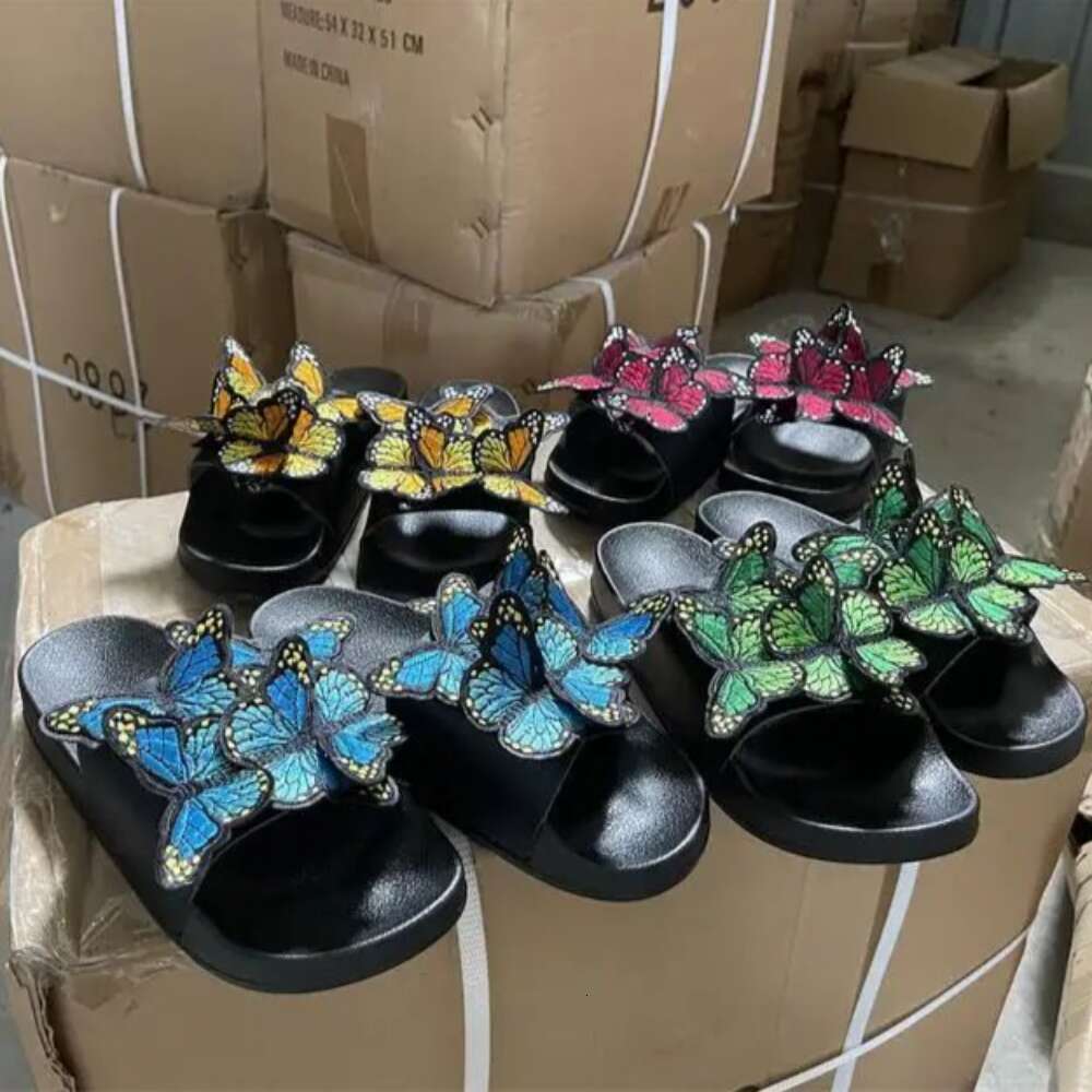 Retro Women Butterfly Slippers Summer Fashion embroidery Lightweight Anti Slip Flat Bottom Sandal Outdoor Beach Casual Shoes aa5c 65b