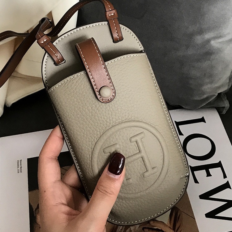Mobile phone bag, crossbody small bag women, 2026 new style, fashionable high-end, compact exquisite for summer, made of genuine leather and lightweig