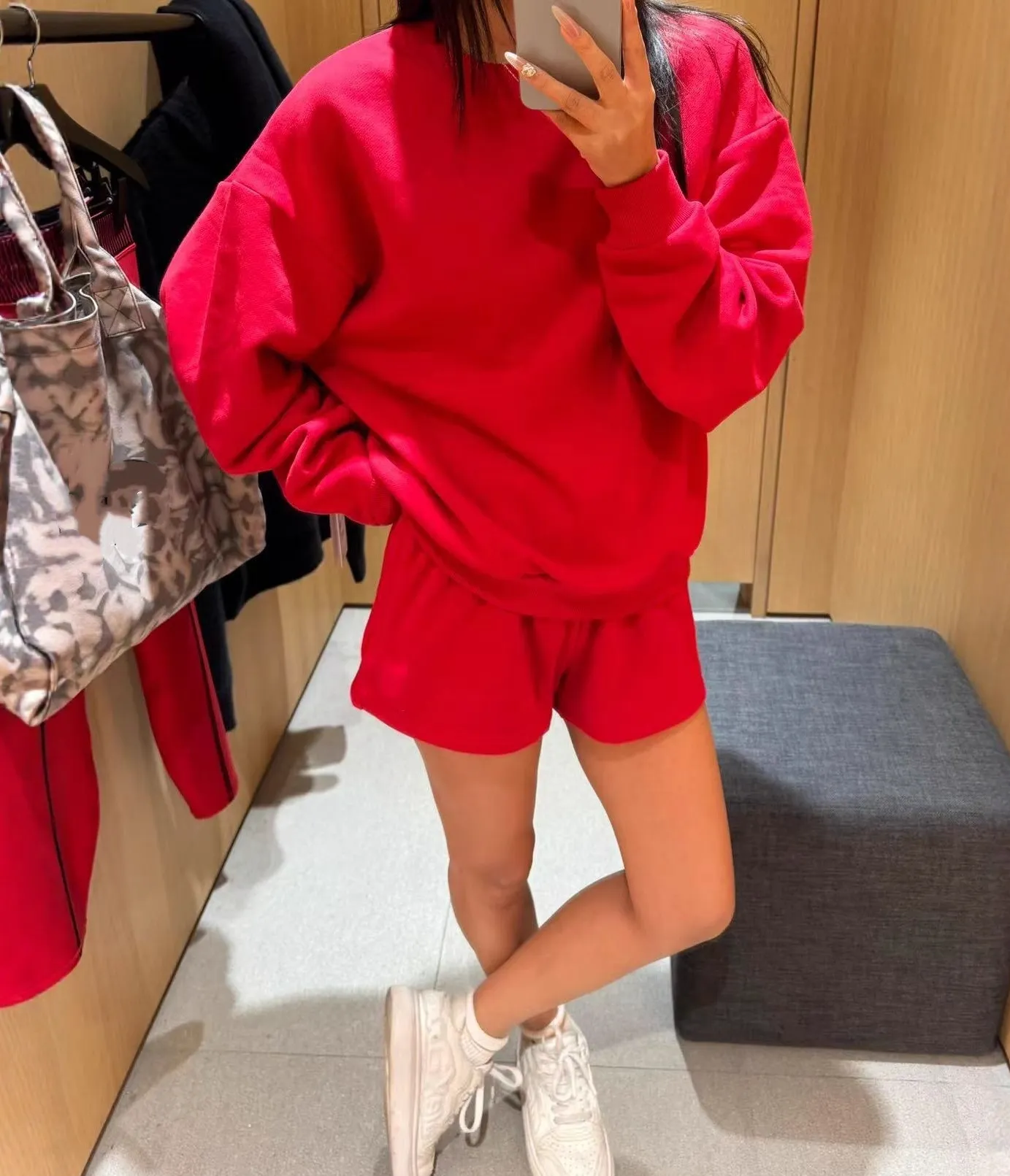 Designer Women Yoga Shorts Set Pink Cropped Sweatshirts+Shorts Crew Neck Pullover Ladies Short Tracksuit Studio-to-street Weekend City Jogger Sportswe