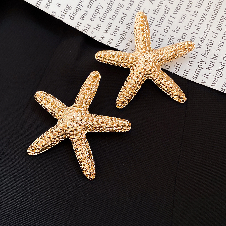 New cross-border starfish earrings, alloy jewelry for trendy women, European and American marine animal beach style niche fashion studs - view 5