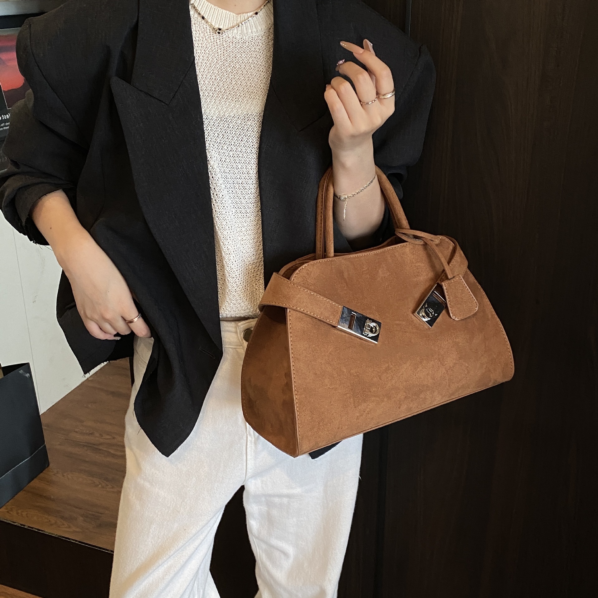 Suede Tote for Women 2026 New Trendy Fashion Large Capacity Shoulder Bag Textured Versatile Motorcycle Handbag