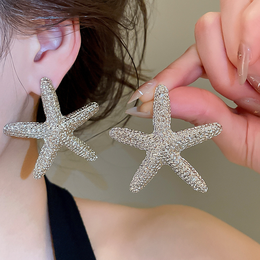 New cross-border starfish earrings, alloy jewelry for trendy women, European and American marine animal beach style niche fashion studs - view 4