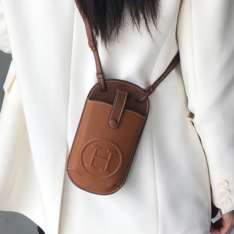 Mobile phone bag, crossbody small bag women, 2026 new style, fashionable high-end, compact exquisite for summer, made of genuine leather and lightweig