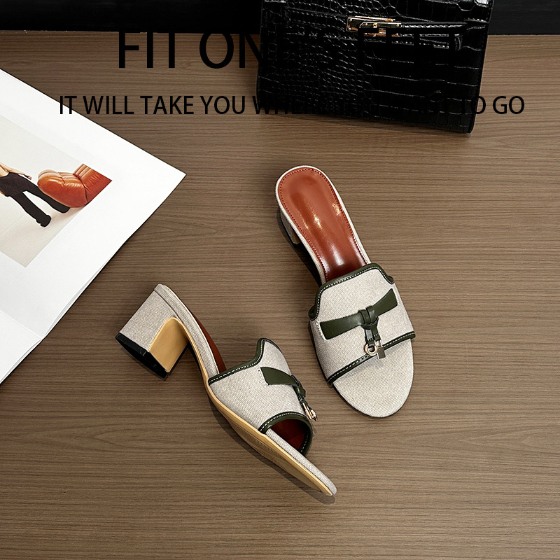 HZGUSIFU Hot new free shipping designer slippers for womens flat slippers green brown black Fashionable and versatile flat bottomed beach sandals