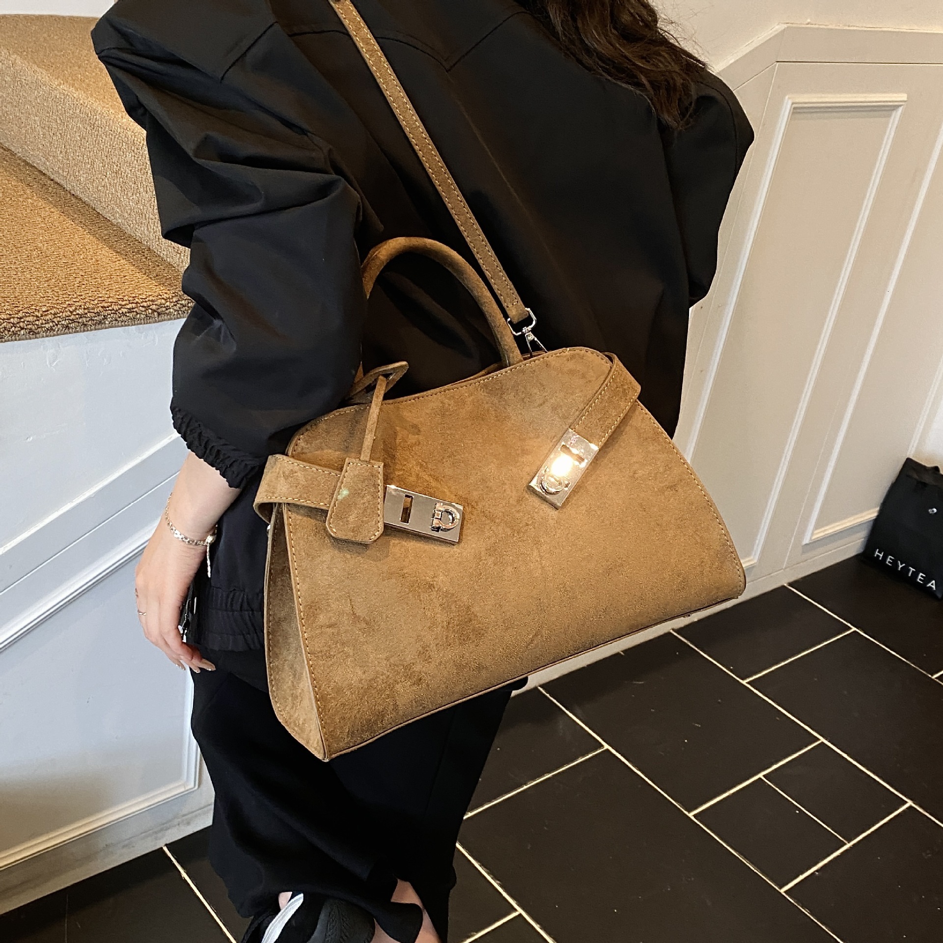 Suede Tote for Women 2026 New Trendy Fashion Large Capacity Shoulder Bag Textured Versatile Motorcycle Handbag