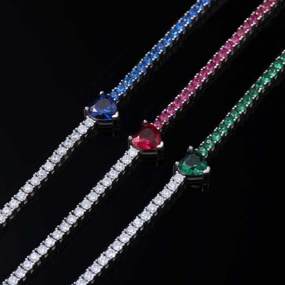 French-style courtly luxury ultra-shiny heart-shaped zirconia full-diamond bracelet, simple design with a cool and sophisticated aesthetic - view 3