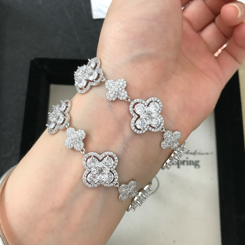 Super Shiny Heavy-Duty Micro-Inlaid Four-Leaf Flower Zircon Clasp Bracelet for Women, Exquisite Light Luxury High-End Elegant Jewelry Accessory - view 3