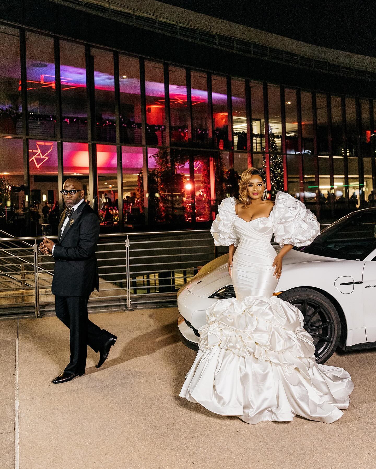 2026 Arabic Aso Ebi Plus Size Ivory Wedding Dresses Sweetheart Half Sleeves Satin Noble Elegant Bridal Gowns Dress For Brides ZJ20011