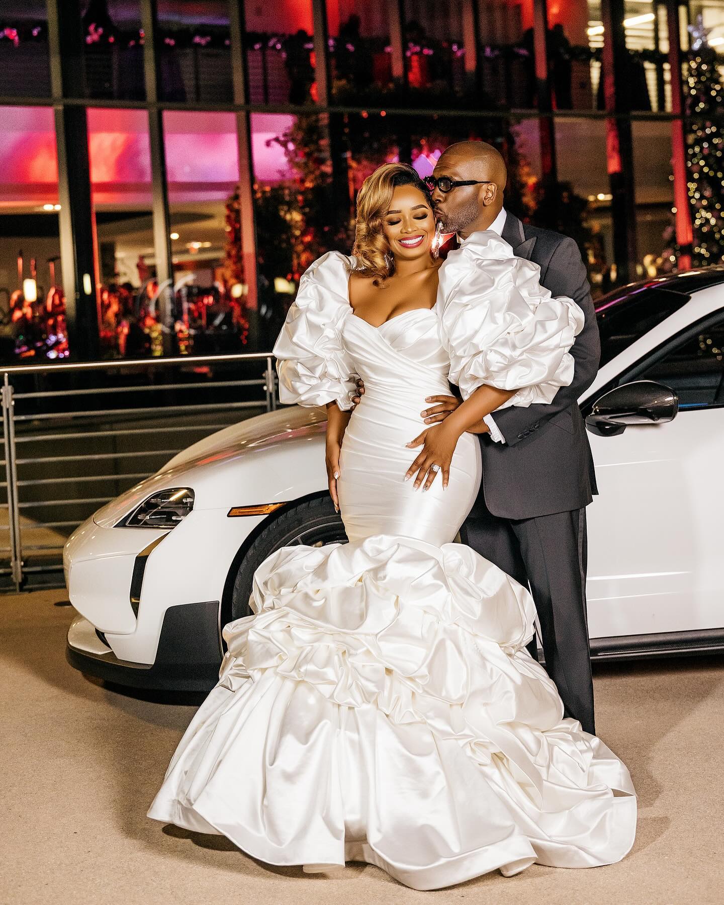 2026 Arabic Aso Ebi Plus Size Ivory Wedding Dresses Sweetheart Half Sleeves Satin Noble Elegant Bridal Gowns Dress For Brides ZJ20011