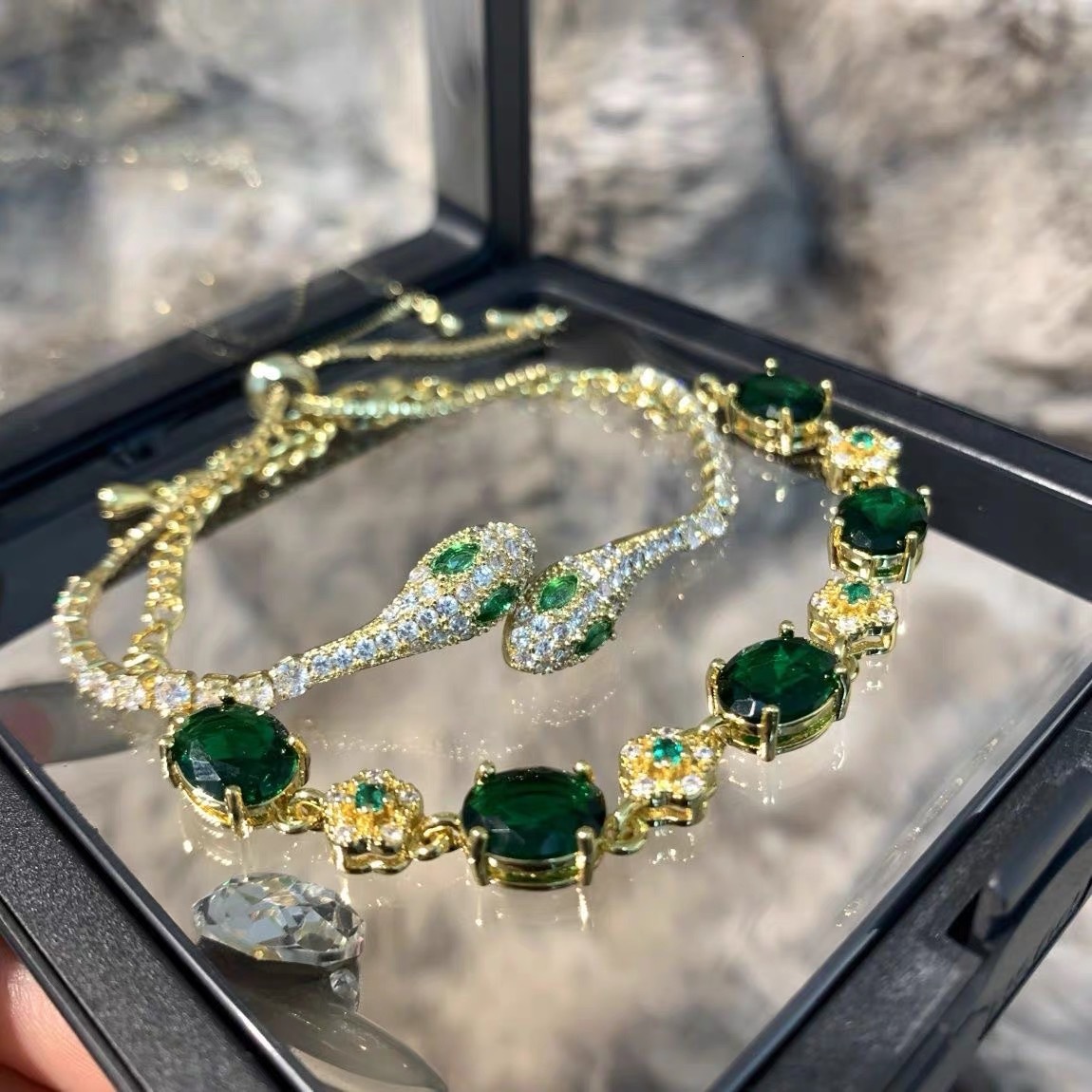 Luxury Brand Designer Women New Arrival Snake Green Zircon Crystal Bracelet Retro Elegant Minimalist Versatile Daily Chic Stylish Modern Trendy