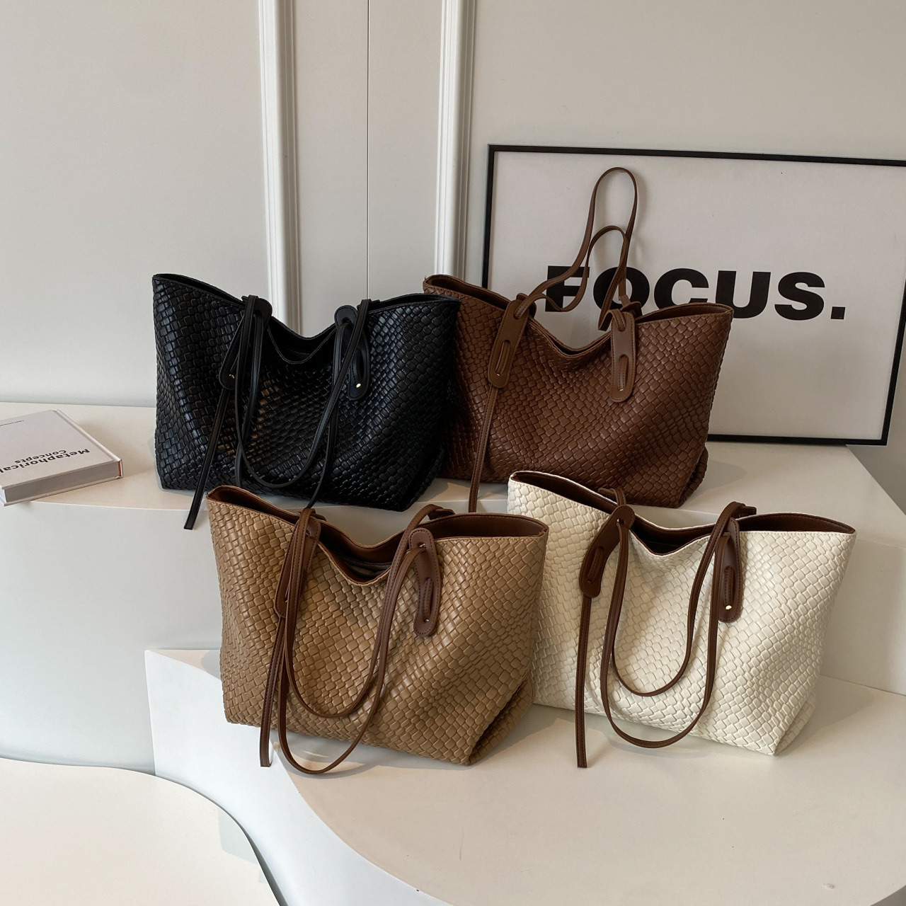 Luxury Brand Bag Large Capacity Woven Bag For Women 2026 New Vintage Versatile Shoulder Underarm Bag Korean Style Handheld Tote Bag