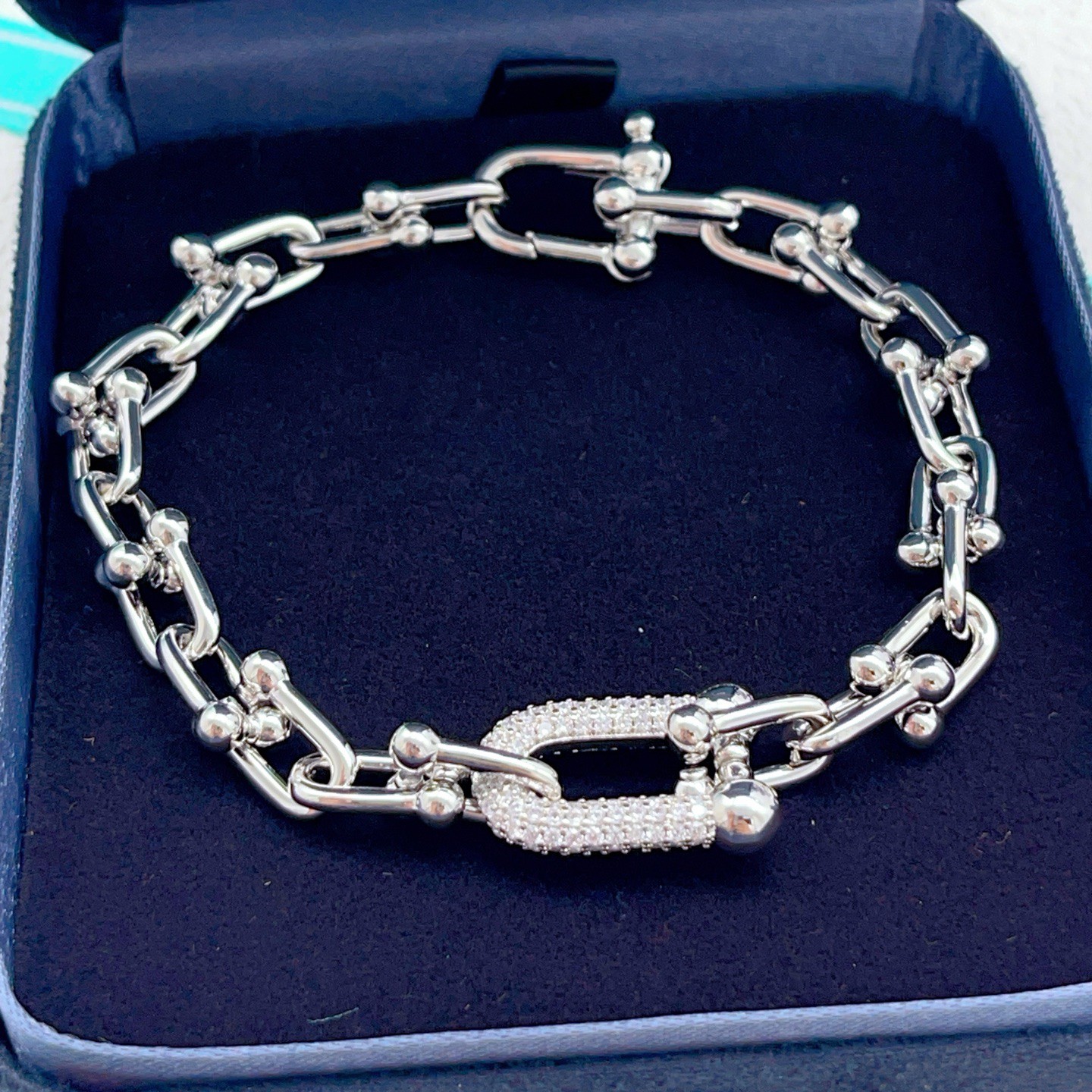 bracelet designer bracelet high quality diamonds bracelets for women men luxury bracelets alphabet valentine gift Elegant Women Christmas gifts Jewelry nice