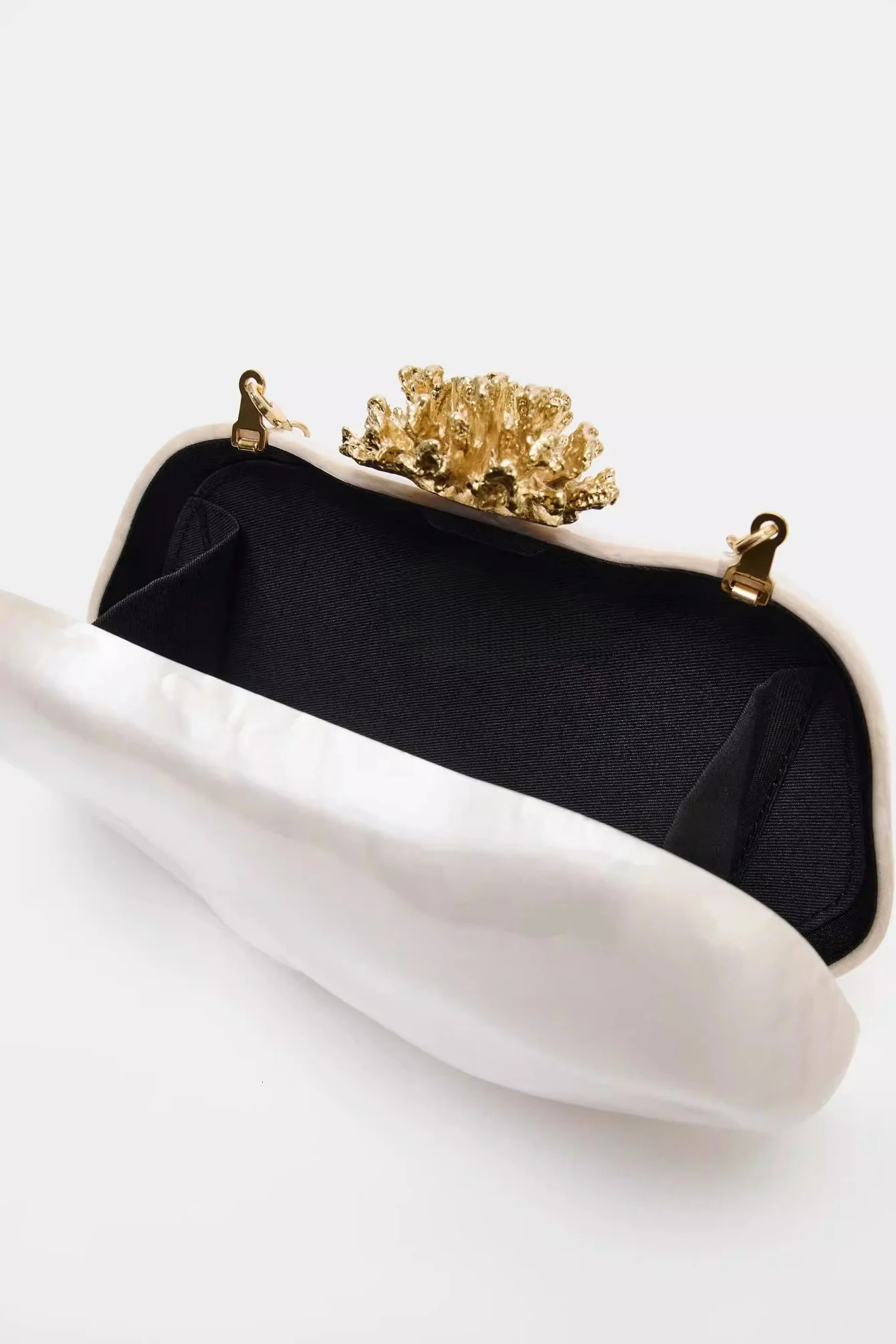 Shell party Clutch Bag women wedding evening party cute ivory pearl color Acrylic purse handbag spring summer 2026 260424