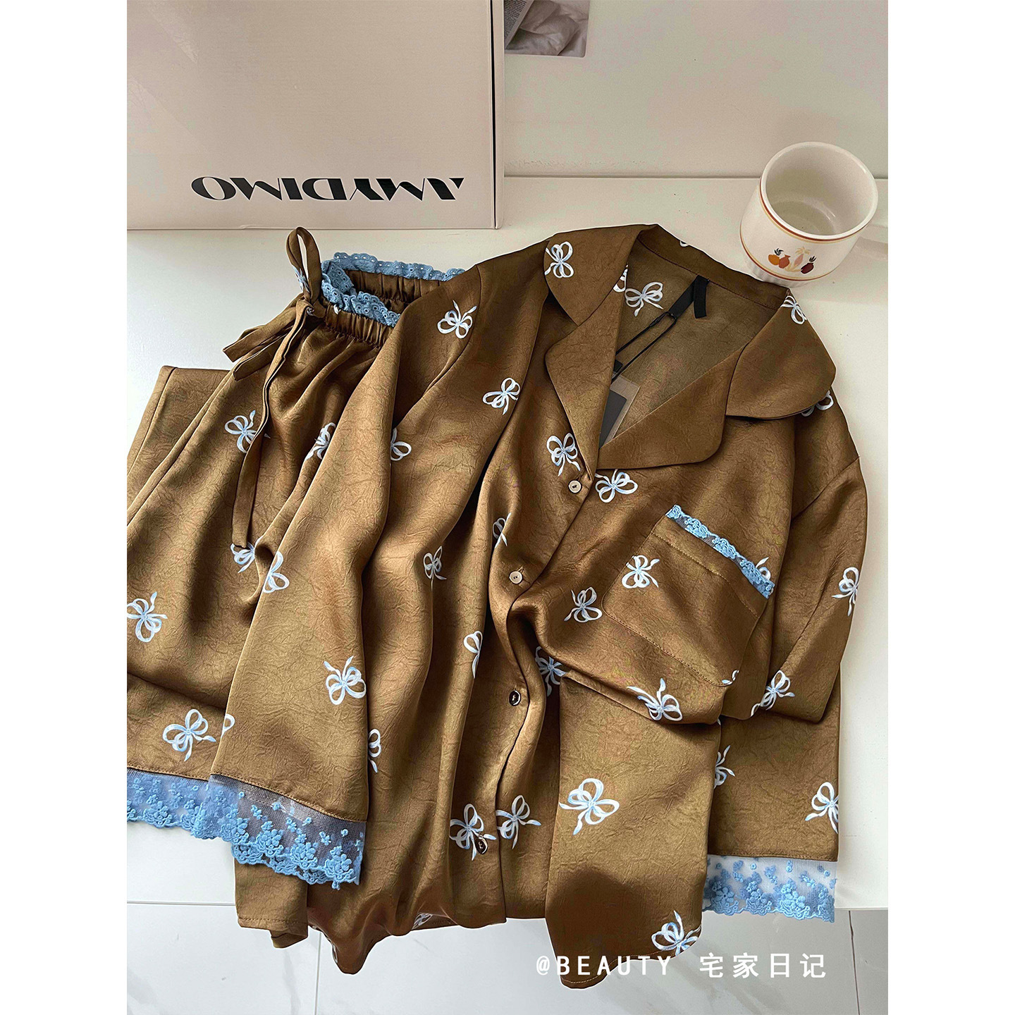 Luxury Brand Designer Womens Retro Maillard Bow Print Ice Silk Pajama Set Lace Trim Long Sleeve Homewear Casual Daily Wear Chic Stylish Modern Trendy
