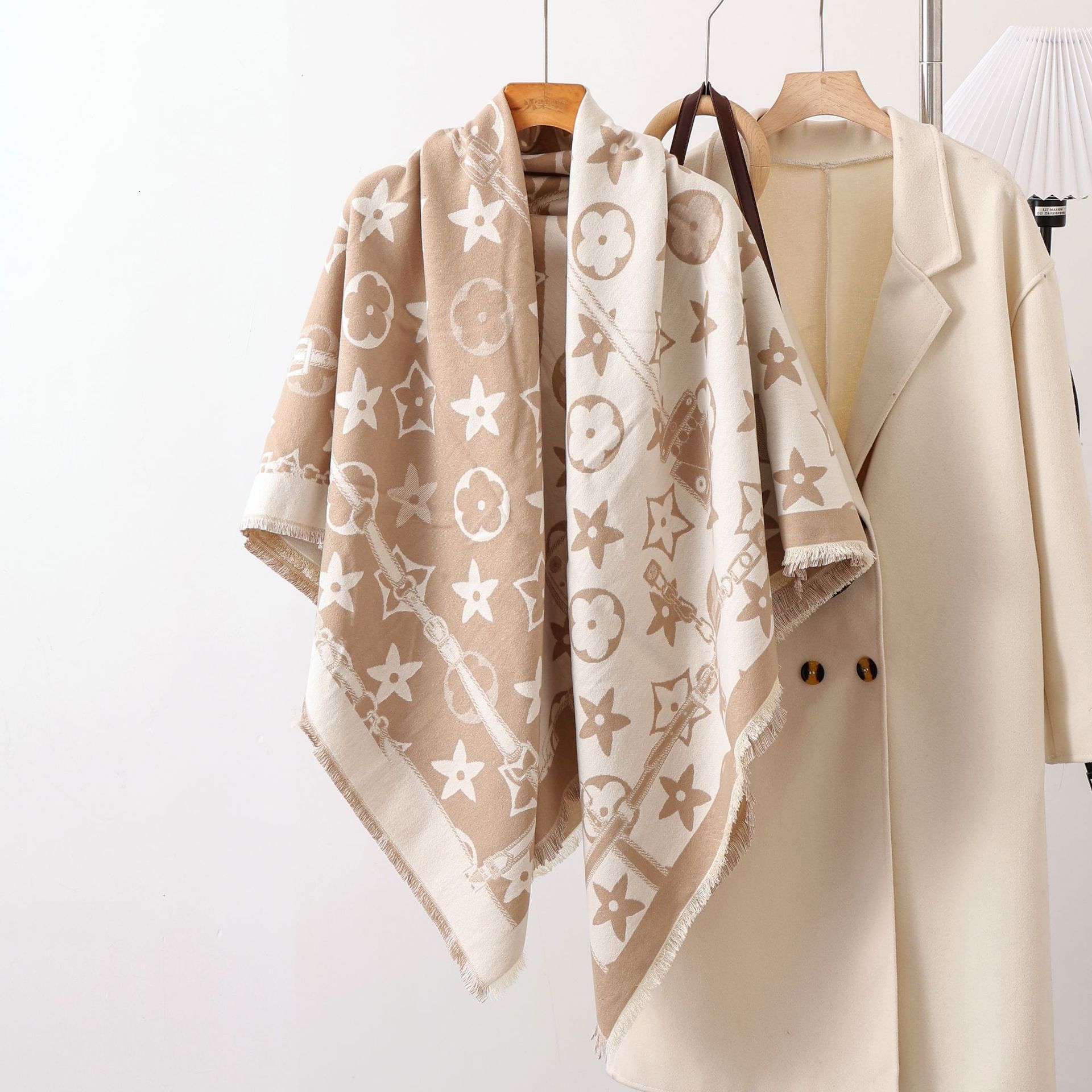 Designer Scarves Silk Scarves Women's Shawls Five-pointed Star Tassels Square Scarves Outdoor Warmth Fashionable And Versatile Daily Wearing
