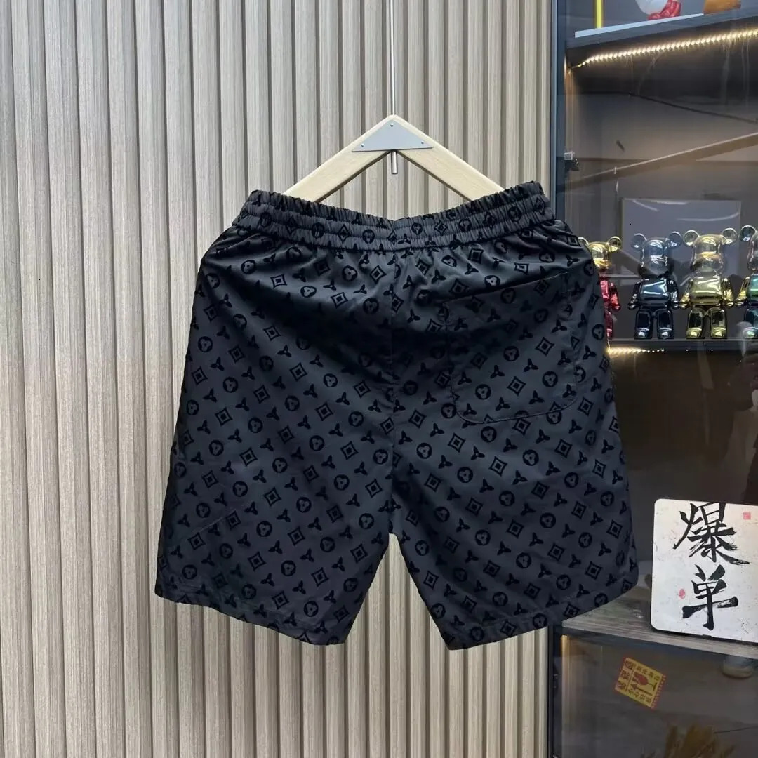 Luxury Brand Designer shorts Summer New Men's Casual Shorts Quick-Dry Stylish Breathable Straight-Leg Five-Point Beach Shorts