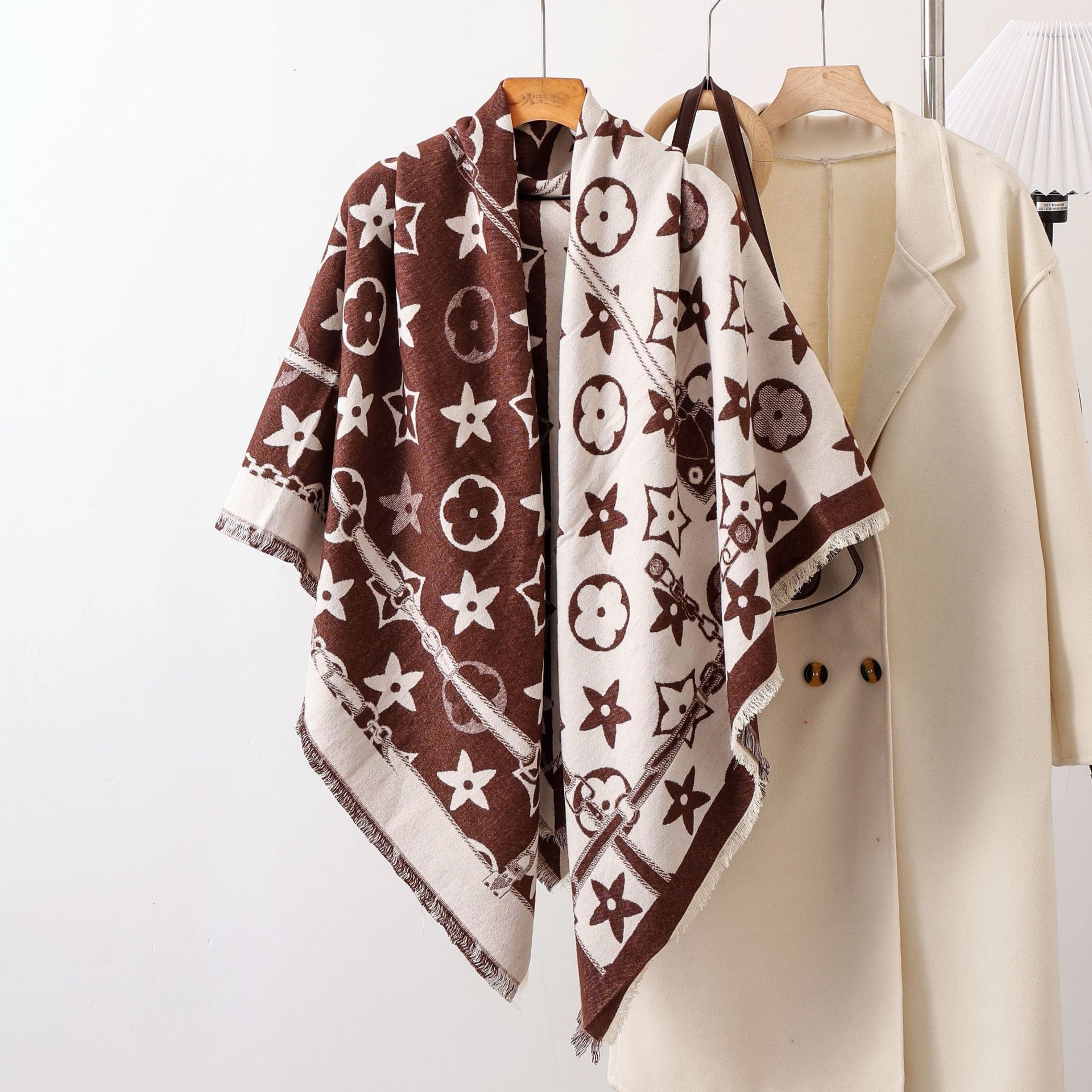 Designer Scarves Silk Scarves Women's Shawls Five-pointed Star Tassels Square Scarves Outdoor Warmth Fashionable And Versatile Daily Wearing
