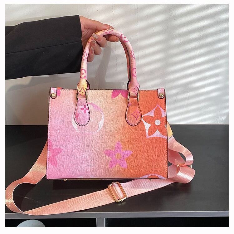 Casual, fashionable, retro-print designer handbag; versatile, trendy crossbody bag for women