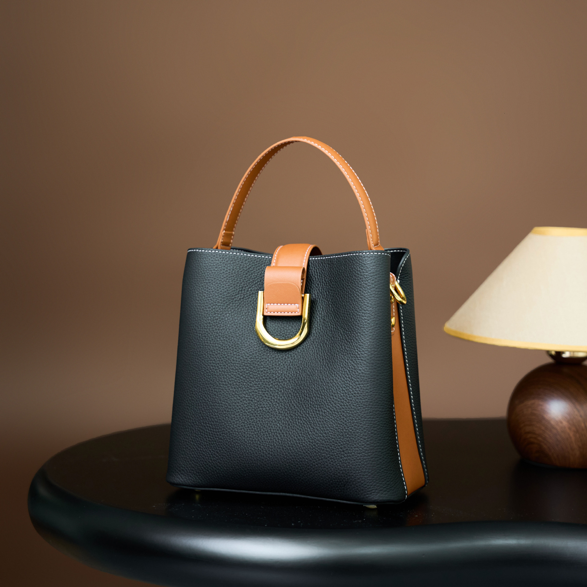 Designer Luxury Leather Women's Handbag Crossover New Top Cowhide Handbag Crossbody Bag Fashionable Large Capacity Bucket Bag Women's Should