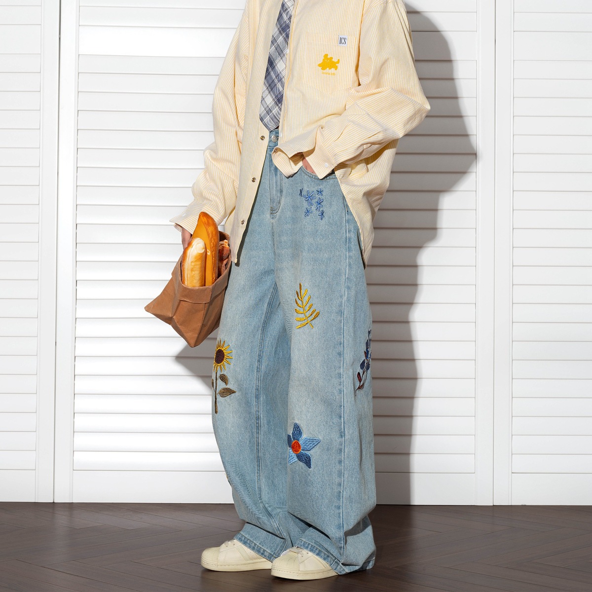 2026 New Men's Korean-Style Slouchy Sunflower Embroidered Straight-Leg Jeans, Loose Fit Slimming Wide-Leg Casual Pants