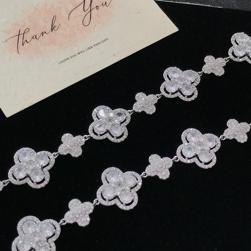 Super Shiny Heavy-Duty Micro-Inlaid Four-Leaf Flower Zircon Clasp Bracelet for Women, Exquisite Light Luxury High-End Elegant Jewelry Accessory - view 5