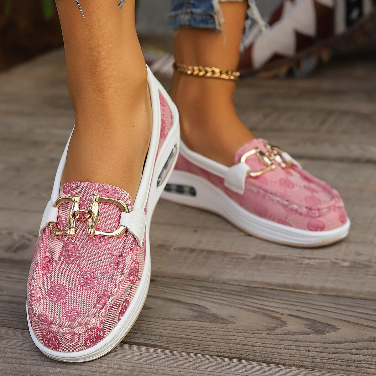Casual shoes Fashion Soft Sole Comfortable Women's Slip-on Shoes New Print Design Large Sizes 36 -43 Versatile Casual Sports Shoes Brown