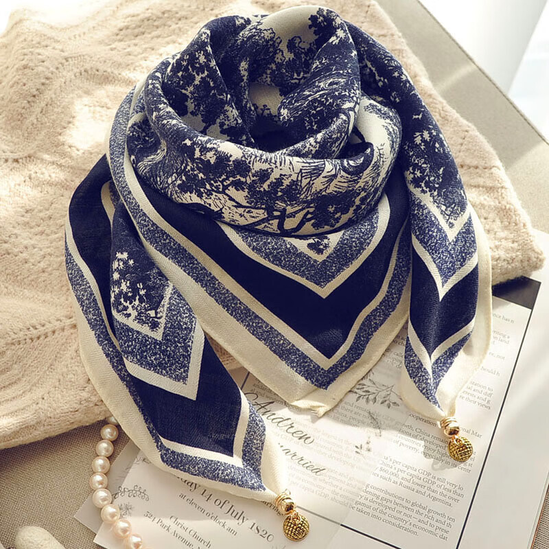 Designer Scarves Silk Shawls Compact Square Silk Scarves Retro Printed Silk Scarves Luxurious Women's Combinations Fashionably Versatile