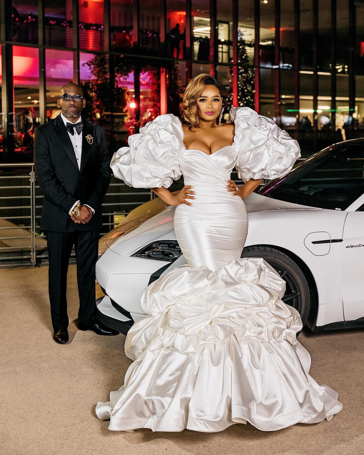 2026 Arabic Aso Ebi Plus Size Ivory Wedding Dresses Sweetheart Half Sleeves Satin Noble Elegant Bridal Gowns Dress For Brides ZJ20011