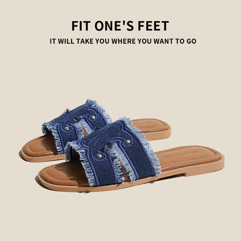 Hot new free shipping designer slippers for womens flat slippers beige Blue Fashionable and versatile beach sandals