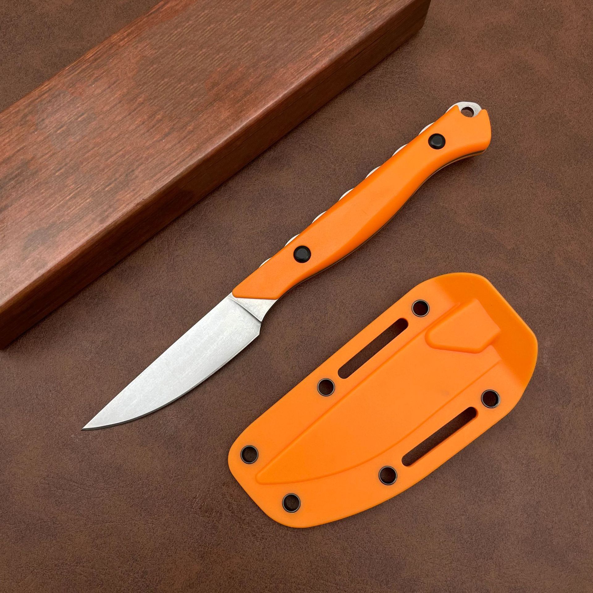 BM 15700 Fixed Blade Knife CPM-154 Blade Santoprene Handle Durable Outdoor Camping EDC Hiking Portable Multitool Straight Knives