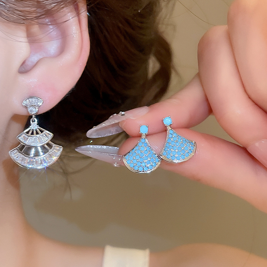Korean-style silver needle zircon fan-shaped earrings, light luxury, high-end, exquisite and versatile, 2026 new model, extremely beautiful earrings - view 3