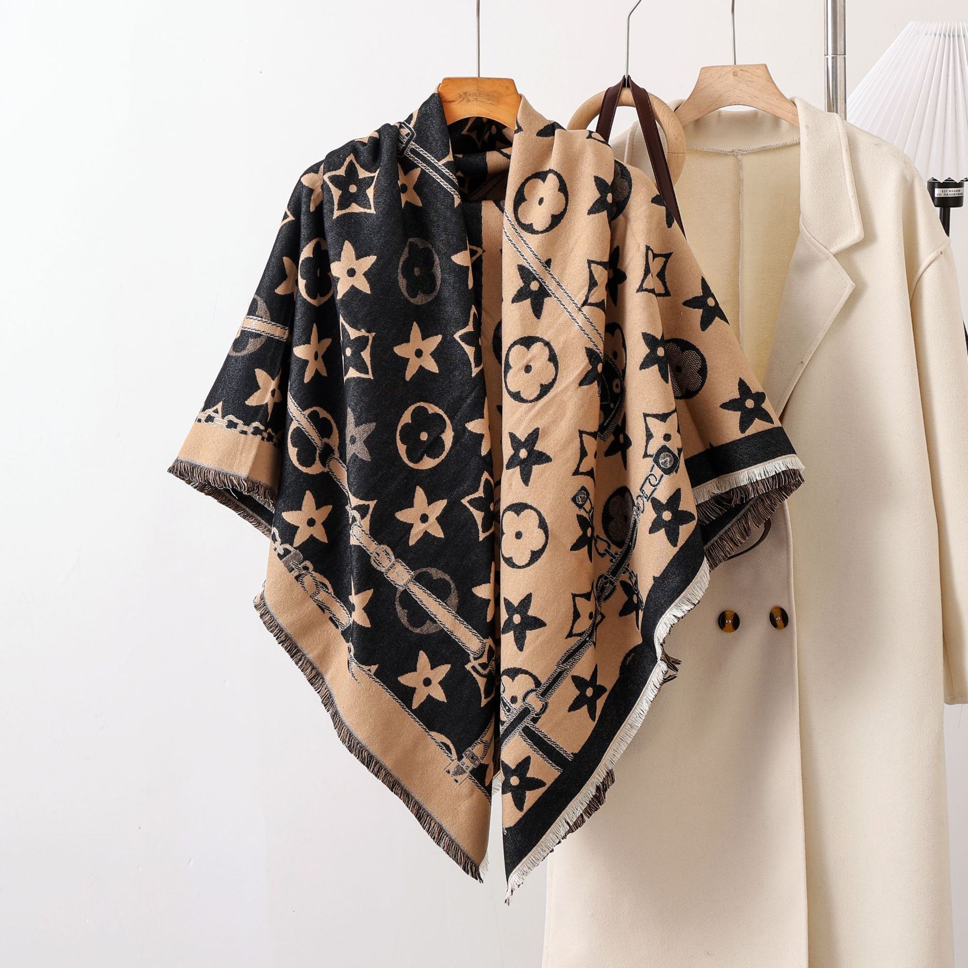 Designer Scarves Silk Scarves Women's Shawls Five-pointed Star Tassels Square Scarves Outdoor Warmth Fashionable And Versatile Daily Wearing