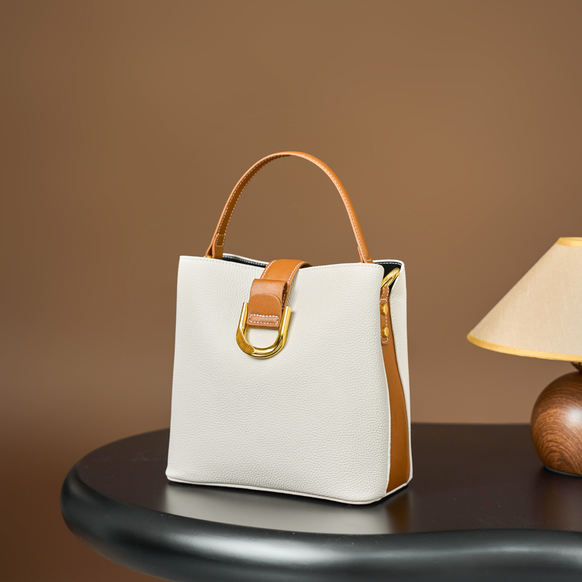 Designer Luxury Leather Women's Handbag Crossover New Top Cowhide Handbag Crossbody Bag Fashionable Large Capacity Bucket Bag Women's Should
