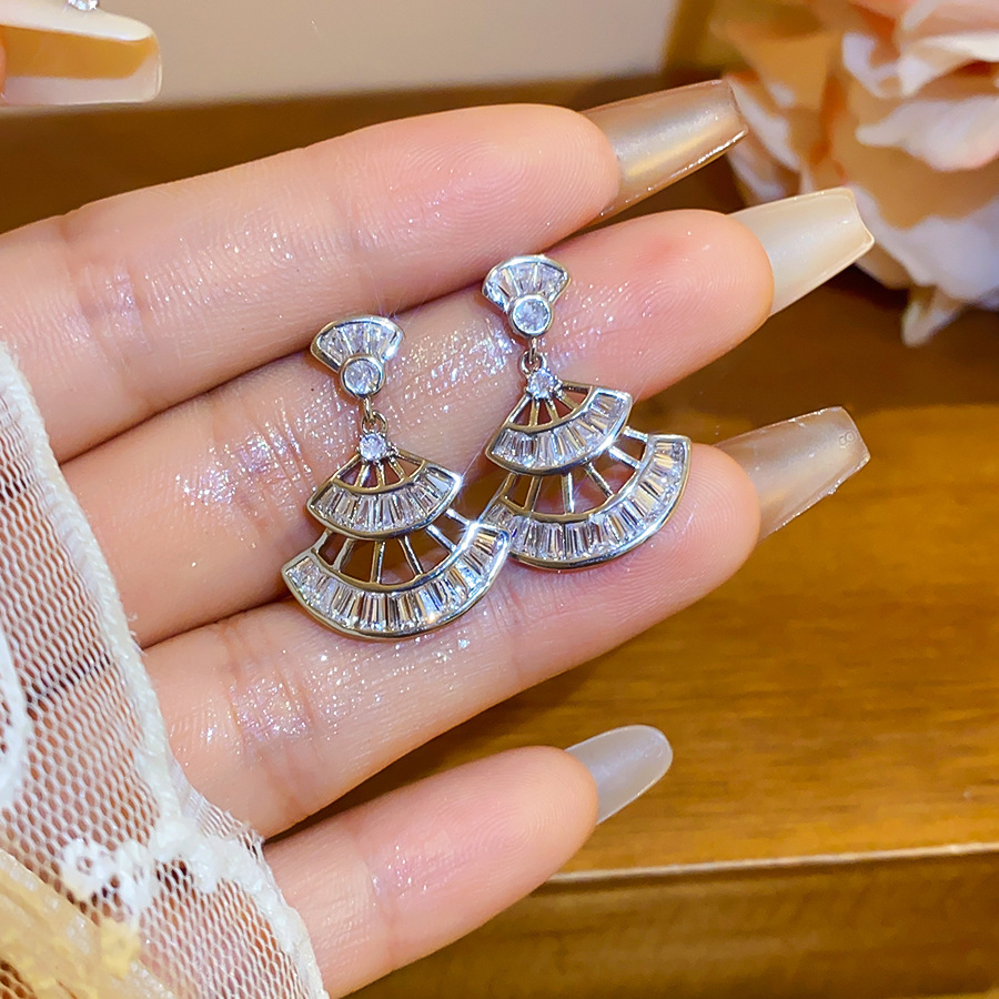 Korean-style silver needle zircon fan-shaped earrings, light luxury, high-end, exquisite and versatile, 2026 new model, extremely beautiful earrings - view 6