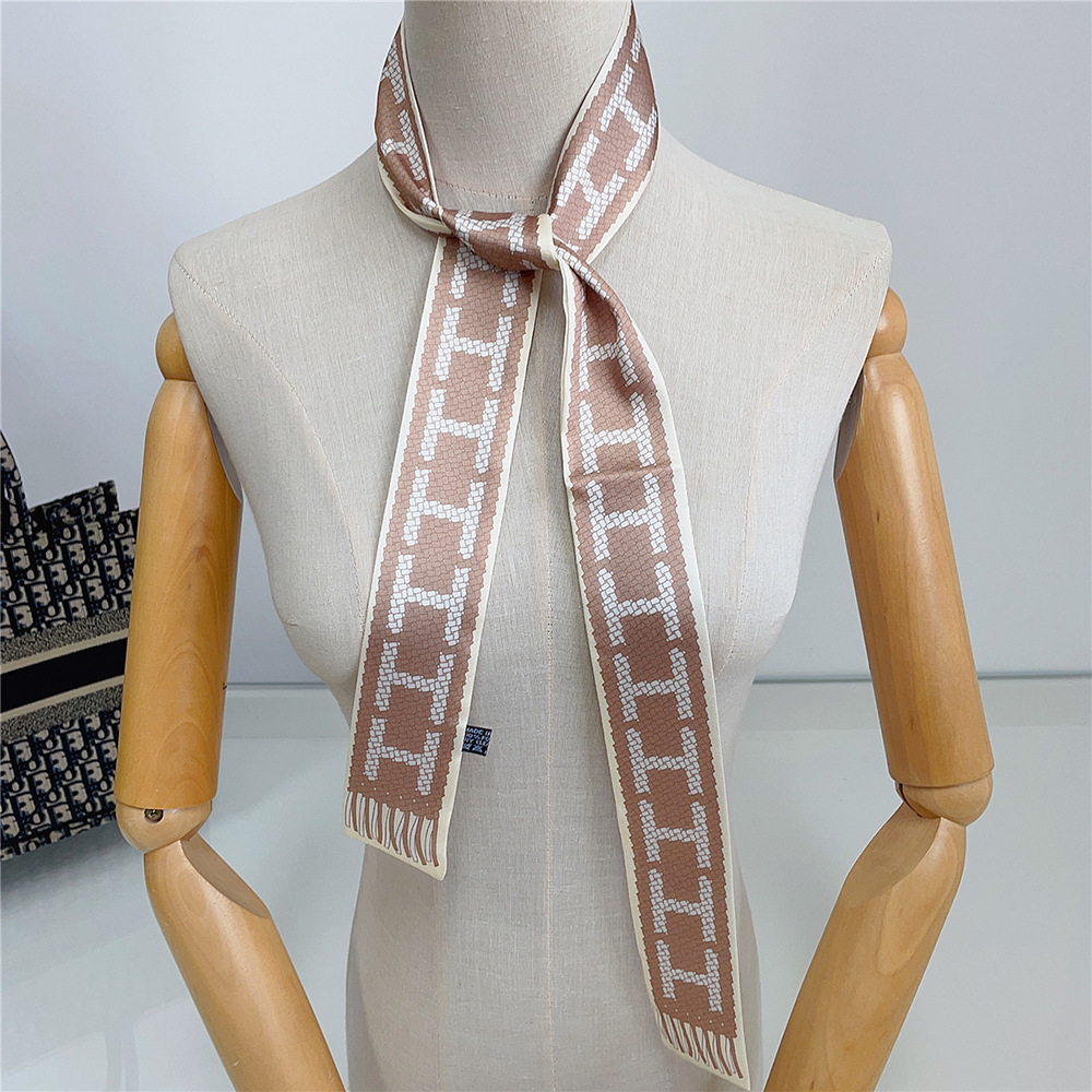 Designer Scarf Silk Scarf Rectangular Geometric Pattern Letters Women's Casual Decorative Scarf Used For Bag Decoration Small Neckline Scarf Ribb