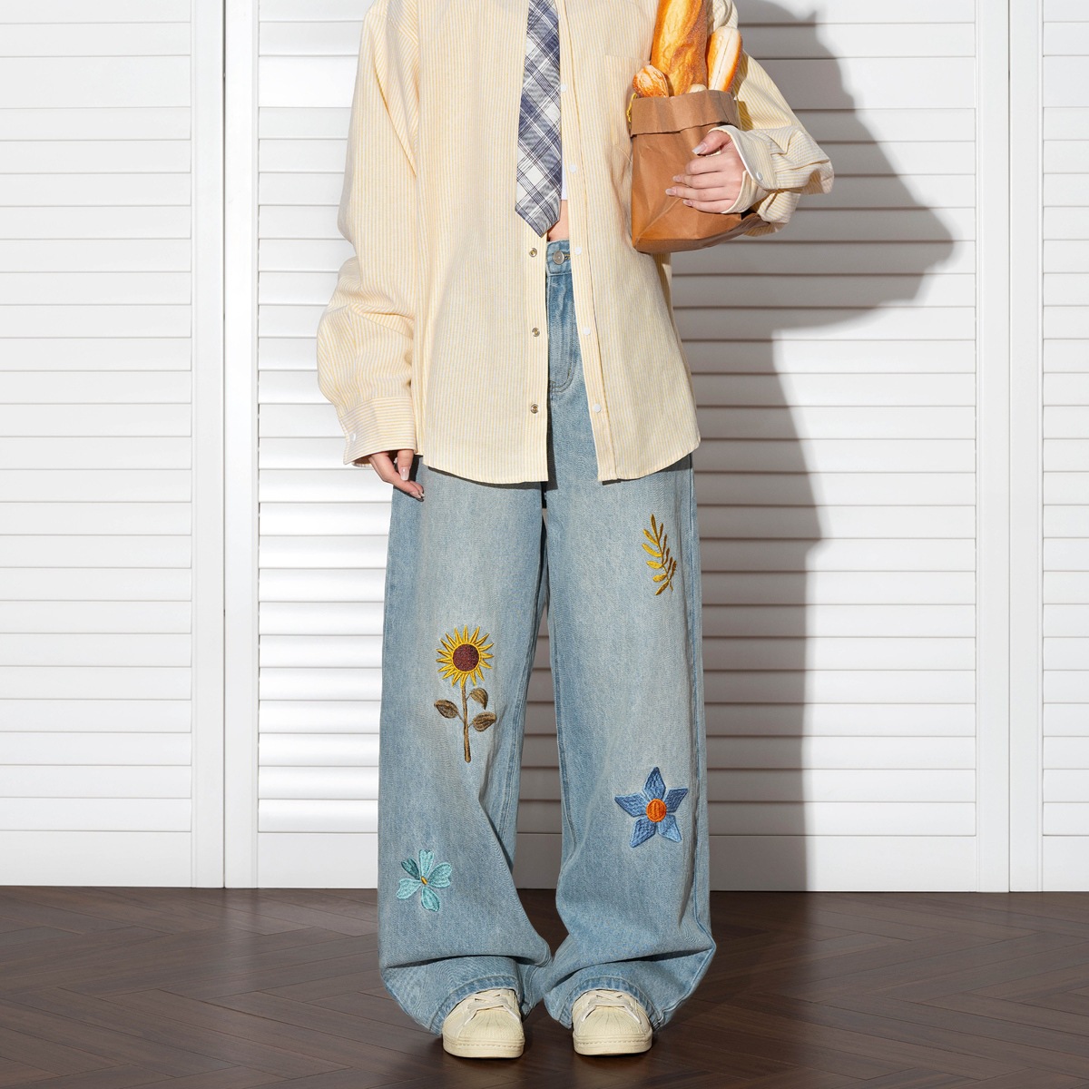 2026 New Men's Korean-Style Slouchy Sunflower Embroidered Straight-Leg Jeans, Loose Fit Slimming Wide-Leg Casual Pants