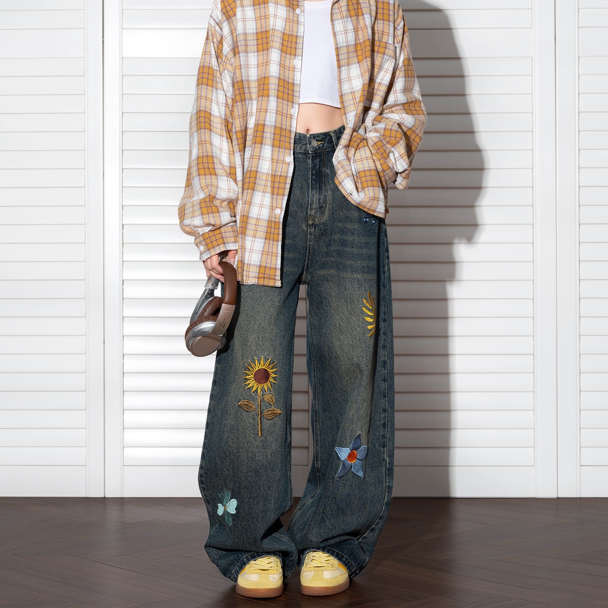 2026 New Men's Korean-Style Slouchy Sunflower Embroidered Straight-Leg Jeans, Loose Fit Slimming Wide-Leg Casual Pants