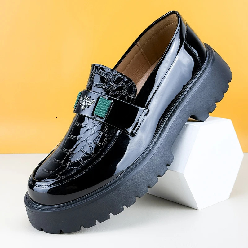 2026 Fashion Bee n Mens Leather Shoes Thick Sole y Slip On Loafers Comfort Fashio Business Party Formal Dress Shoes 260424