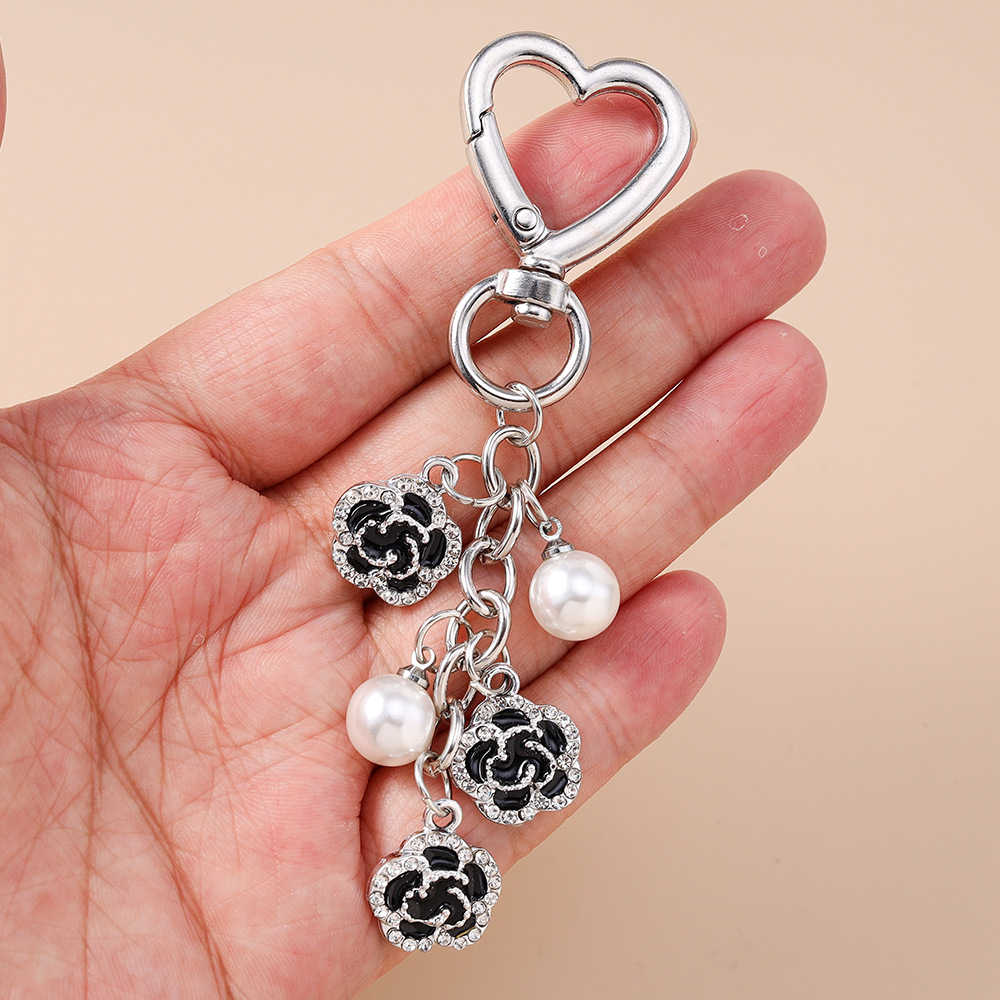 Bag Charm Camellia Flower Keychain Five-Petal Flower Pendant Chain Handbag for Women's Wrist Strap for Bag Phone Case Decoration and Car key keyc