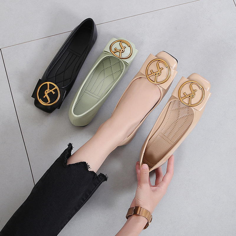 Plus-size 2026 spring and autumn new Korean style comfortable square-toed shallow loafers flat women's granny shoes